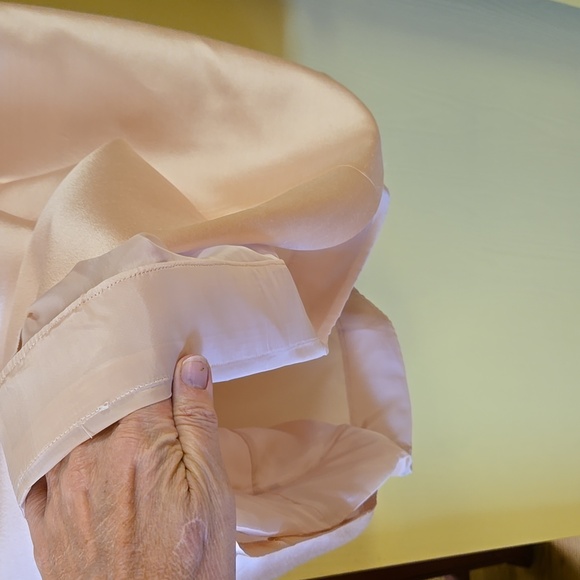 Sequins! Kay Unger dress, size 10, professionally dry cleaned. - Picture 7 of 8